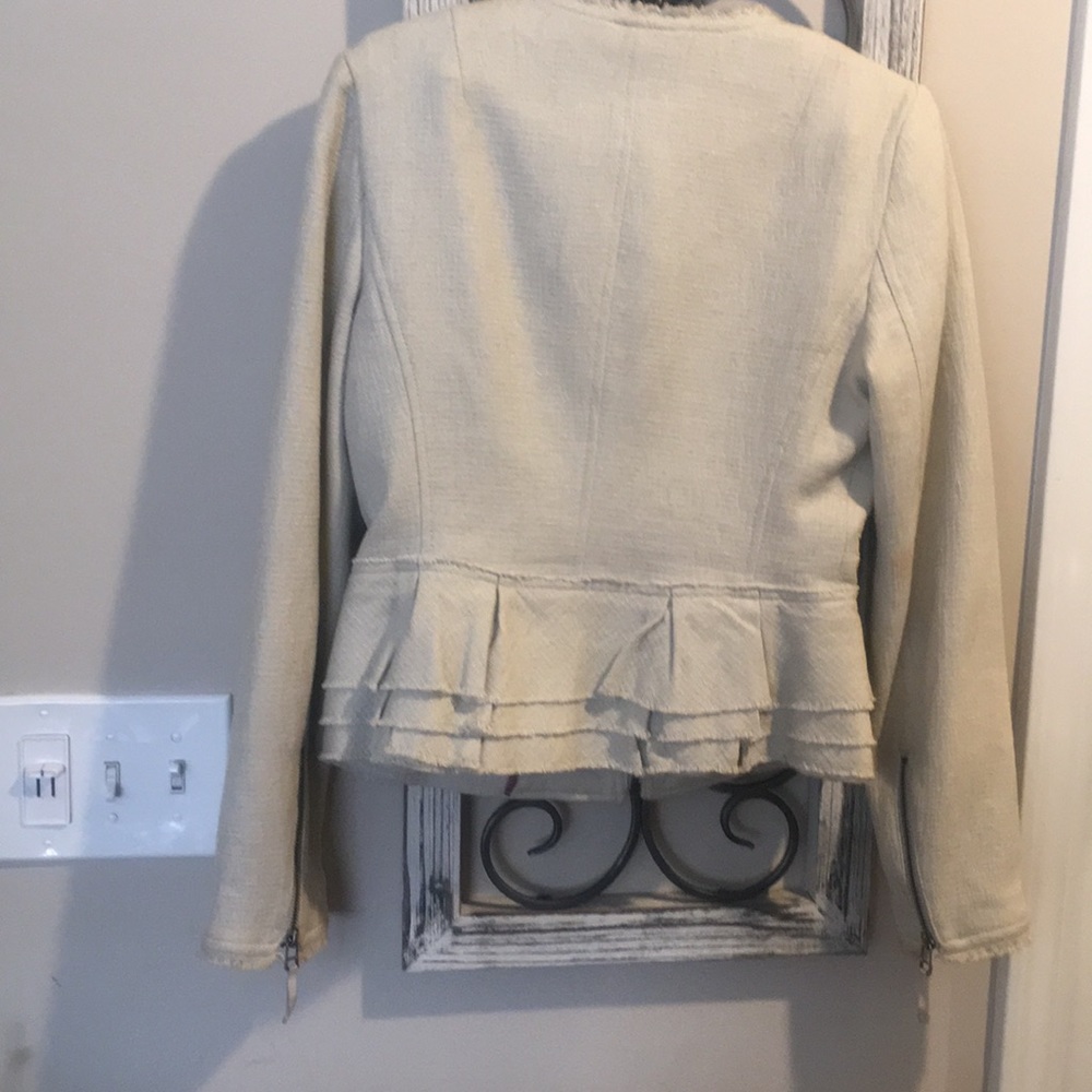 Blazer - Picture 2 of 2